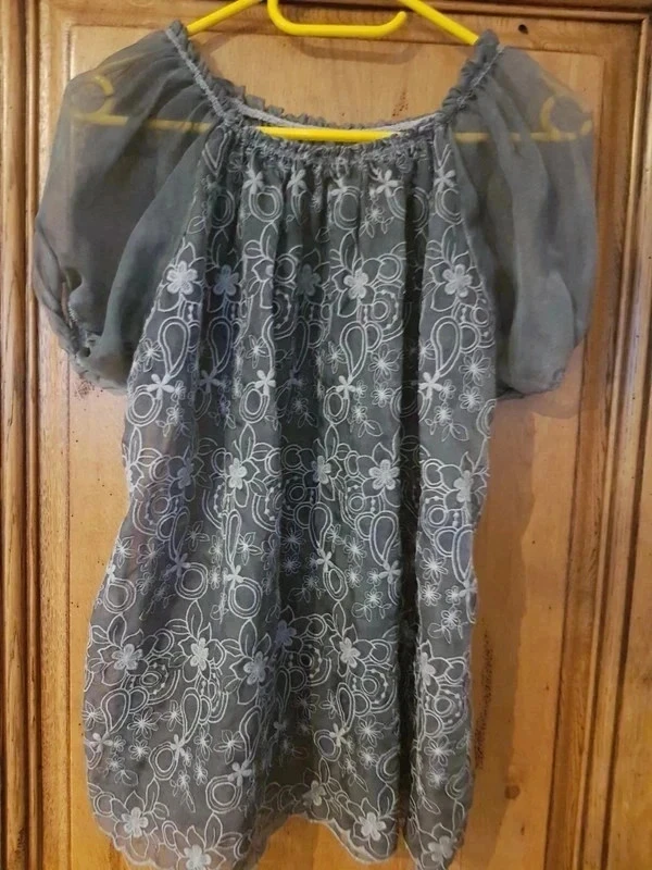 Blouse en voile grise neuve